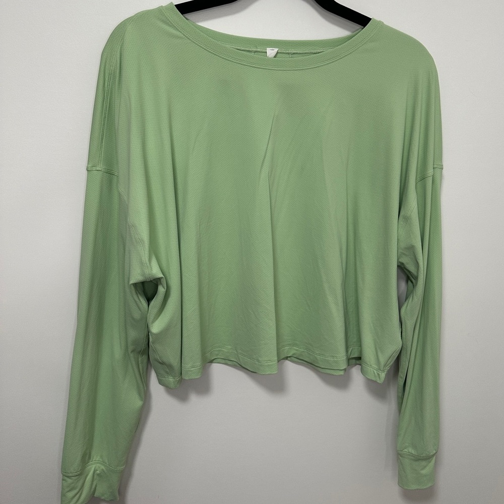 lululemon “muscle love” long sleeve workout shirt - only worn once!